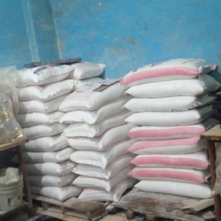 القليوبية: ضبط نصف طن سكر ودقيق مخالفات وتحرير 12 محضرًا في حملات مكثفة