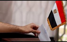 إقبال كثيف للمصريين في الرياض على التصويت بجولة الإعادة بانتخابات النواب