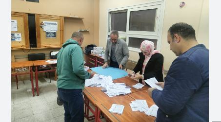 استمرار عملية فرز الأصوات في الجيزة وسط ترقب من المرشحين