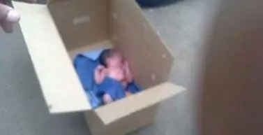 تحرك أمني مكثف لـ كشف ملابسات العثور على رضيع داخل كرتونة بـ بقنا