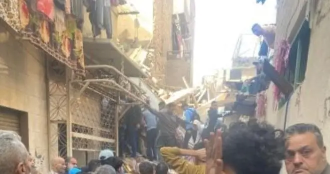  ​عاجل | سقوط عقار من 4 طوابق بإمبابة وتحرك سريع لفرق الإنقاذ