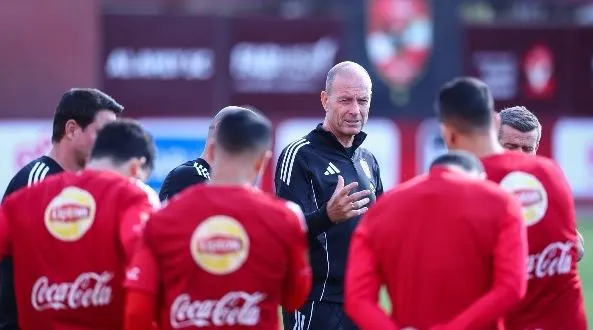 شريف والشحات يقودان الأهلي في مواجهة الاتصالات في كأس مصر