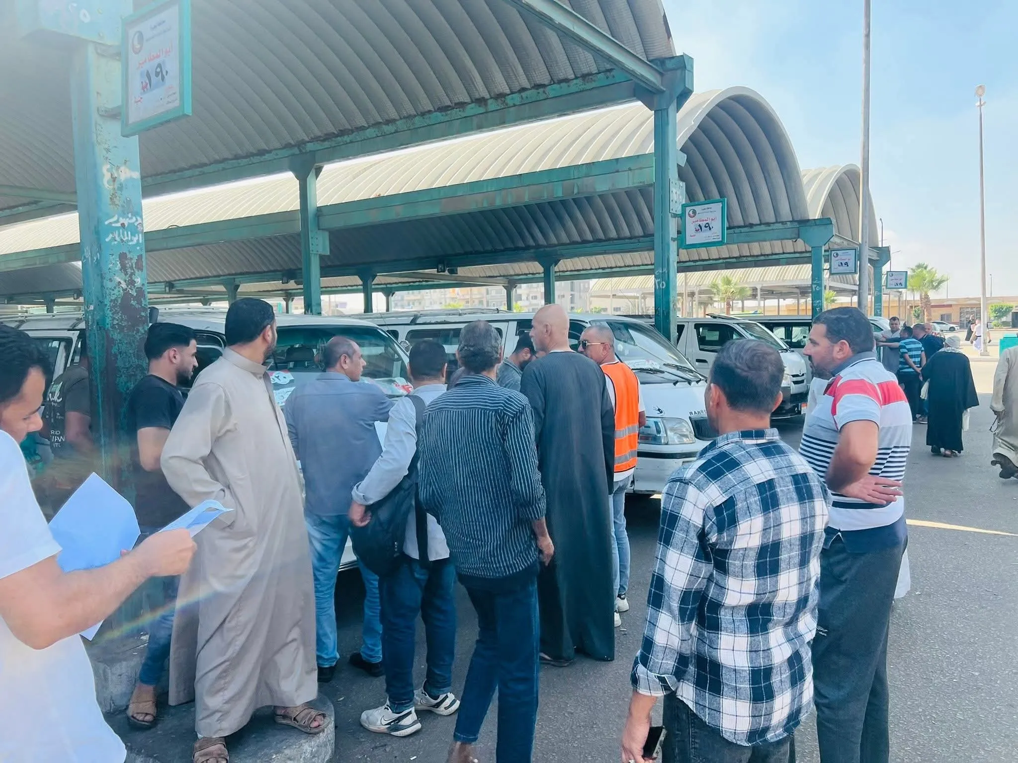 مقعد الكرسي الأمامي يُشعل الجدل في البحيرة: بين محاولات منع السيدات وإلغاء المحافظة للقرار