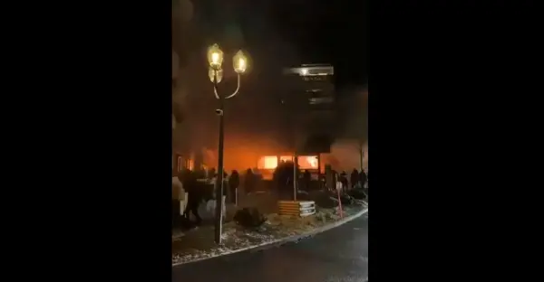 حريق مروع بمنتجع تزلج في سويسرا ليلة رأس السنة.. عشرات القتلى و 100 مصاب