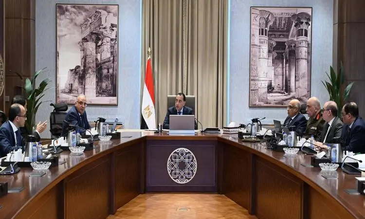 مدبولي يتابع إزالة التعديات على نهر النيل