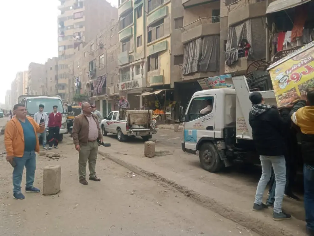 رئيس حي شرق يكلف الأجهزة التنفيذية بتكثيف حملات إزالة الإشغالات بشارع الشعراوي 