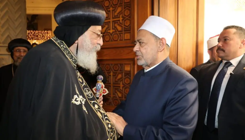 زيارة الود والمحبة.. الإمام الأكبر يهنئ البابا تواضروس بعيد القيامة المجيد