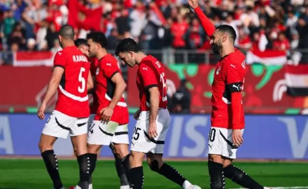  نهاية الشوط الأول الإضافي من مباراة مصر وبنين بتقدم منتخب مصر 2/ 1