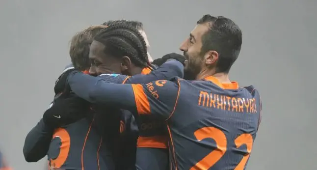 إنتر ميلان يتعادل مع نابولي 2/2 ويعزز صدارته للدوري الإيطالي