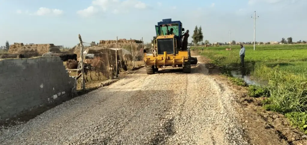 خطة طموحة لتطوير الطرق.. كفر الشيخ ترفع كفاءة البنية التحتية بالمدن والقرى