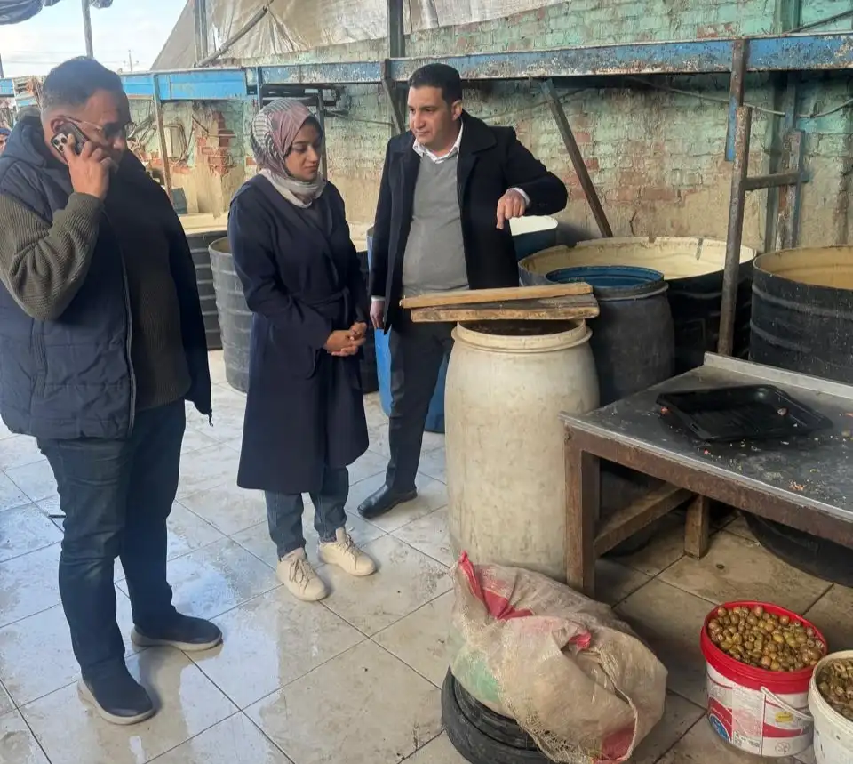 في حملة مفاجئة.. ضبط 24 طن مخللات غير صالحة للاستهلاك الآدمي في قليوب