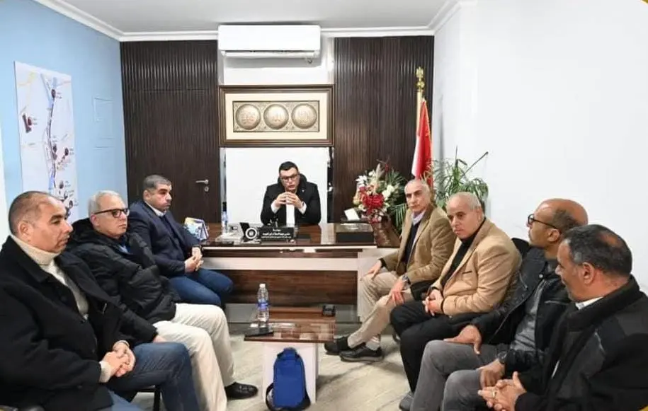 وزير الإسكان يراجع خريطة تطوير قلب القاهرة التاريخي