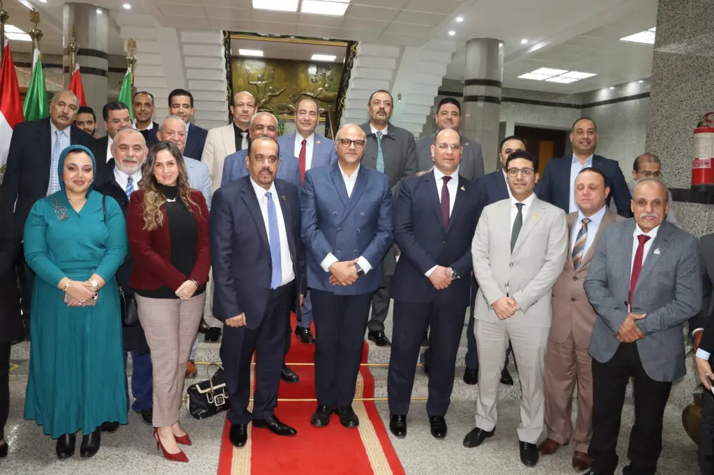 لقاء موسع بالقليوبية: المحافظ والنواب يبحثون آليات حل مشكلات المواطنين ميدانيًا