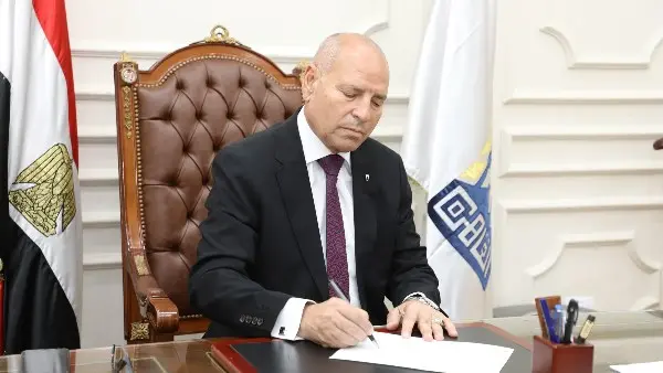 معرض الكتاب الدورة الـ 57..  محافظ القاهرة يخفض تذكرة الأتوبيسات ويعلن تسهيلات لنقل الجمهور 