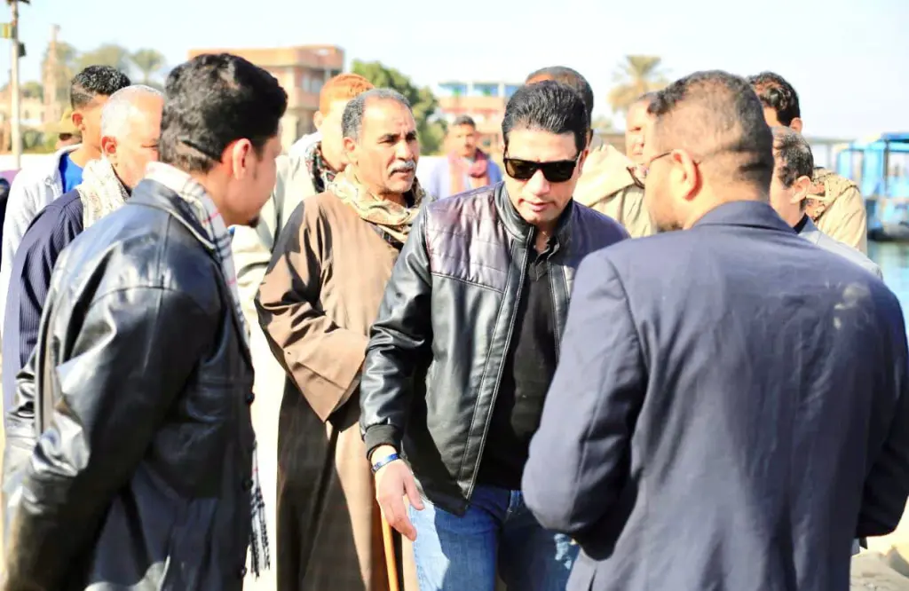 نائب محافظ سوهاج يصل مرسى عبارة الخزندارية ويستمع للأهالي