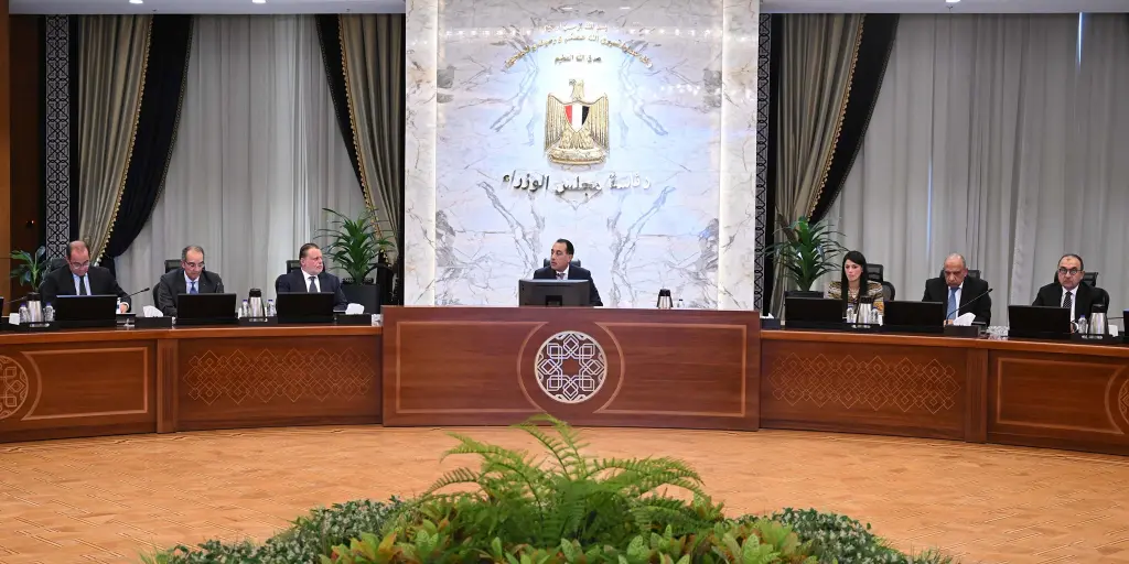  اليوم.. ملفات اقتصادية في اجتماع الحكومة وافتتاح الدورة 57 لـ معرض الكتاب