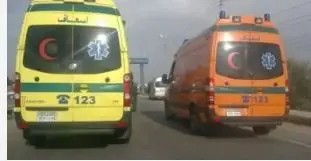 إصابة 11 شخص في حادث تصادم سيارتين بالطريق الصحراوي