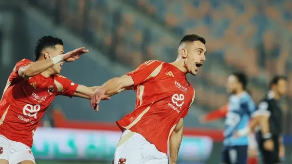 الأهلي يتمسك بجراديشار حتى ضم مهاجم أجنبي جديد