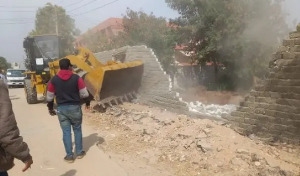 قنا.. إزالة 122 تعديًا على أراضي الدولة والزراعة