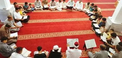 أكثر من 2000 مكتب وحلقة تحفيظ.. الأوقاف تواصل أنشطة تحفيظ القرآن الكريم بالمساجد