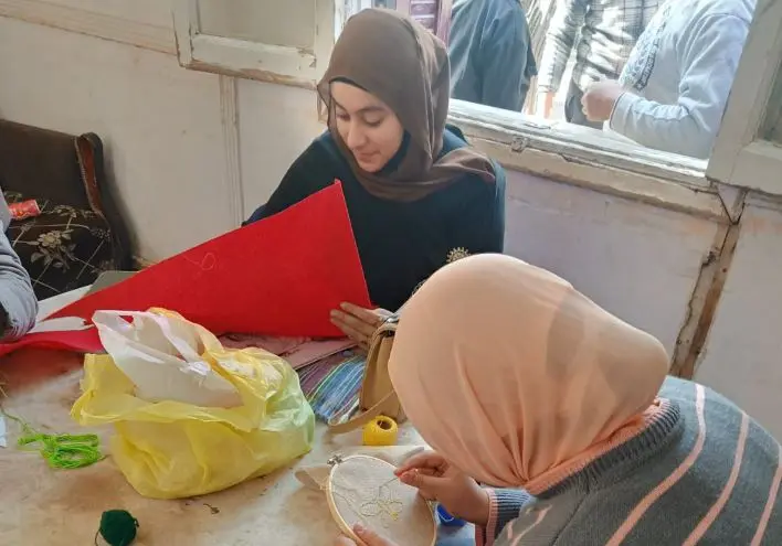 ​« جميلة » تنطلق بالدقهلية.. ورشة لتعليم الرسم على القماش بمركز تنمية ميت غمر