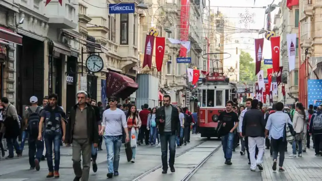 ارتفاع غير مسبوق في استهلاك الأدوية النفسية بتركيا.. وأرقام تعكس أزمة أعمق