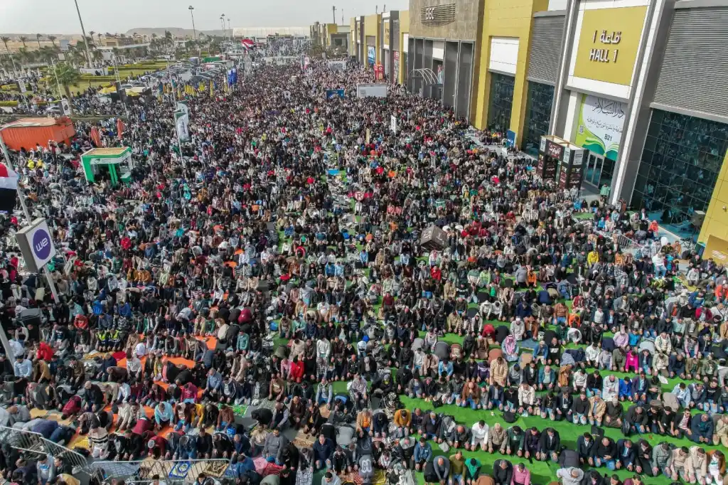 معرض القاهرة الدولي للكتاب يكسر حاجز الـ 4.5 مليون زائر..ويتصدر المشهد الثقافي العالمي