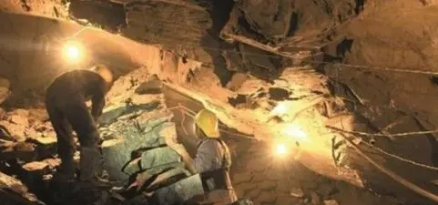 مأساة الكونغو.. مصرع أكثر من 200 شخص جراء انهيار أحد المناجم