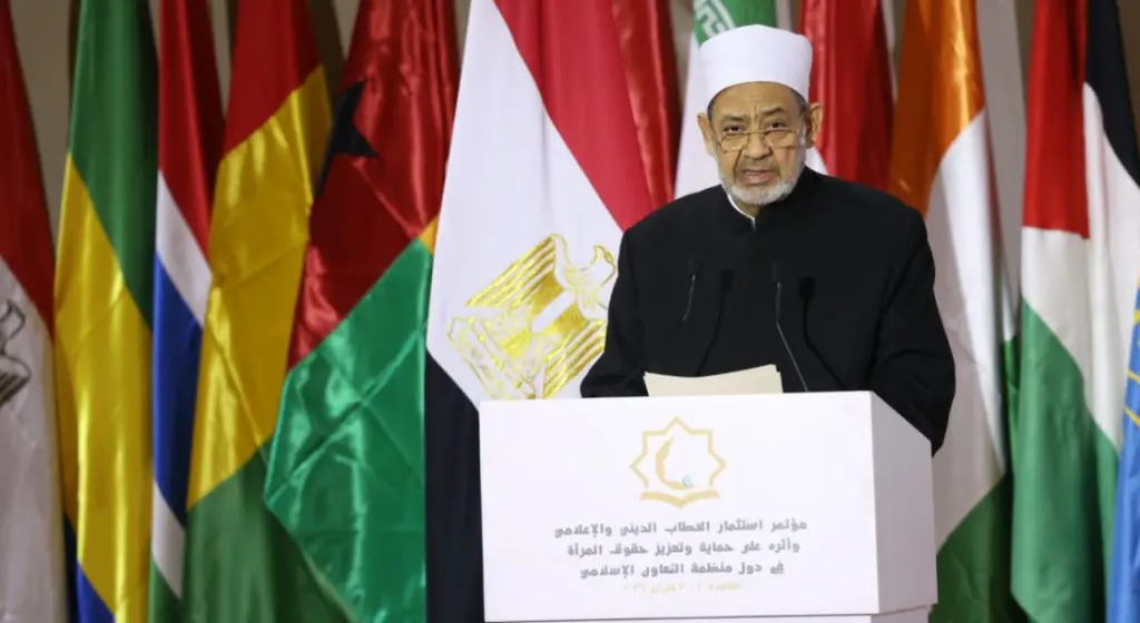 شيخ الأزهر: رسولنا الكريم نادى في أصقاع العرب وأعلن النساء شقائق الرجال 