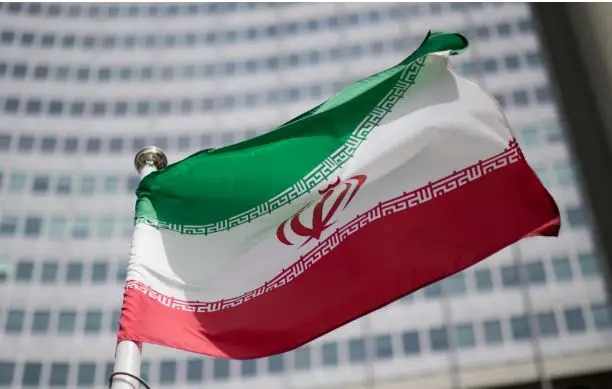 طهران تنفي مناورات للحرس الثوري في مضيق هرمز.. وتحذيرات إيرانية لواشنطن وتل أبيب