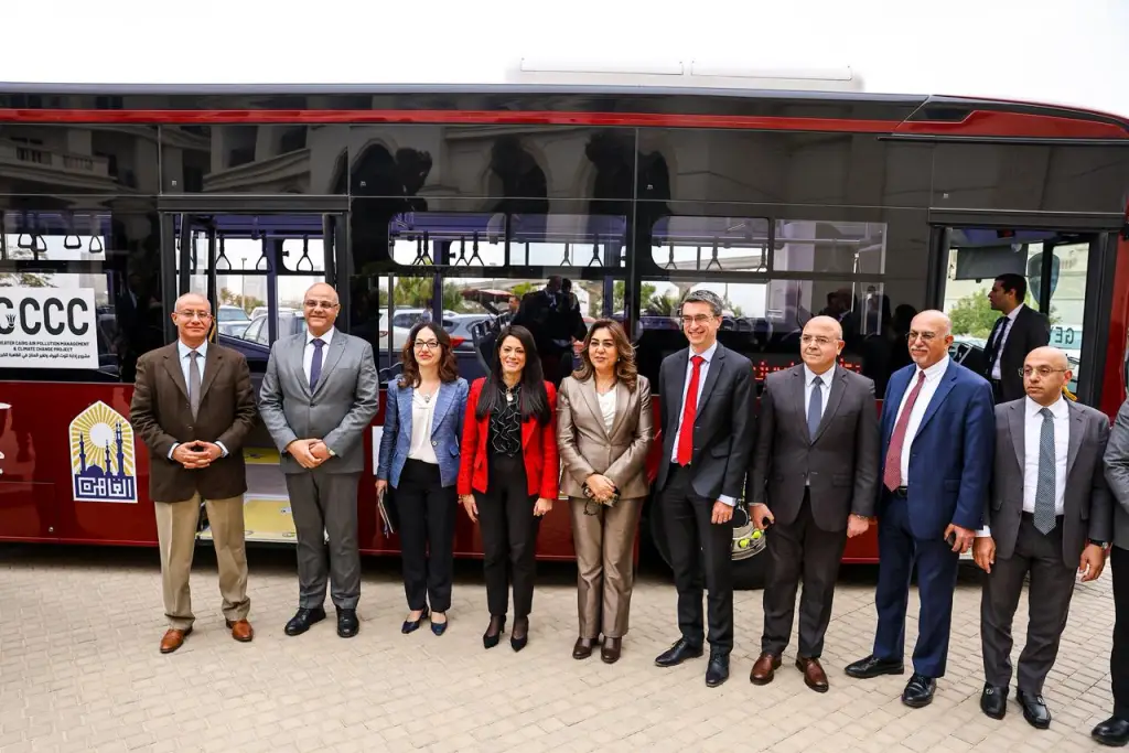 مصر تطلق مشروعا رائدًا لمواجهة تلوث الهواء وتعزيز النقل الأخضر بالقاهرة الكبرى