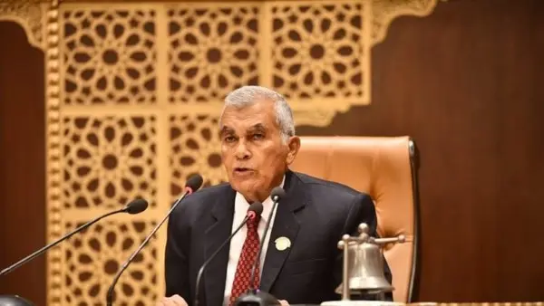 رئيس مجلس الشيوخ يهنئ المصريين والأمة الإسلامية بليلة النصف من شعبان