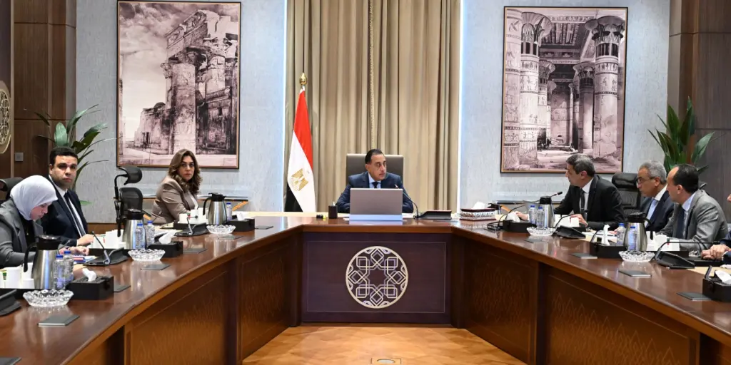 مدبولي يتابع تنفيذ المشروعات التنموية والخدمية في السويس ويستعرض الخطط المستقبلية