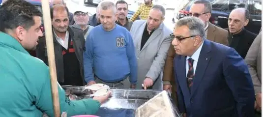 محافظ الدقهلية يجري جولة تفقدية للمعرض الدائم للسلع الغذائية بغرب المنصورة