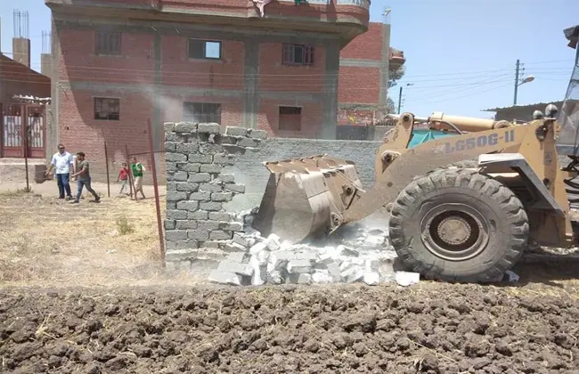 حملات مكثفة لإزالة البناء العشوائي بالإسكندرية