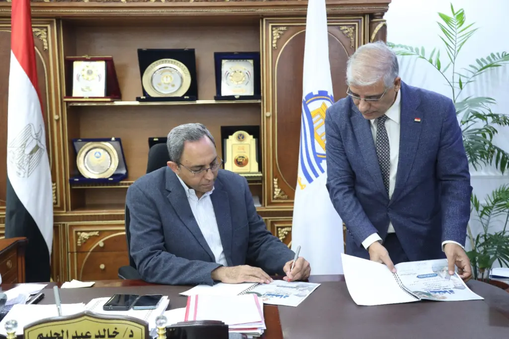 بنسبة نجاح 54.03%..محافظ قنا يعتمد نتيجة الشهادة الإعدادية.. 