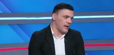 ضبط عمرو زكي بمطار القاهرة قبل سفره إلى الإمارات