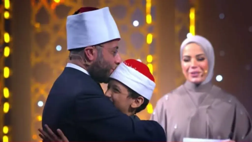 الشيخ عمر على عوض يحصد جائزة الغصن الذهبي في حلقة استثنائية من برنامج دولة التلاوة