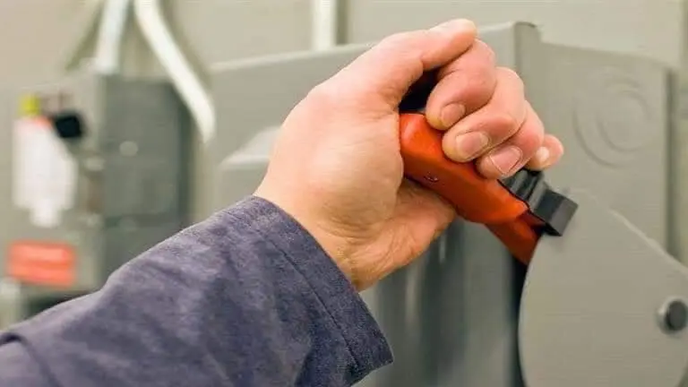 كهرباء كفر الشيخ تعلن فصل التيار عن منطقتين غدا