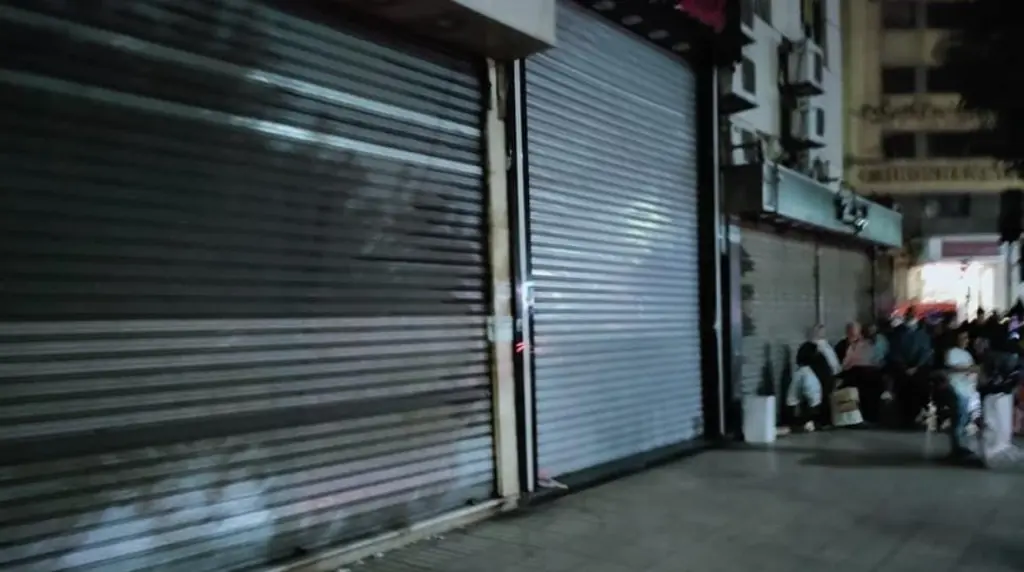 مواعيد غلق المحال والمطاعم في رمضان وعيد الفطر.. قرار وزاري