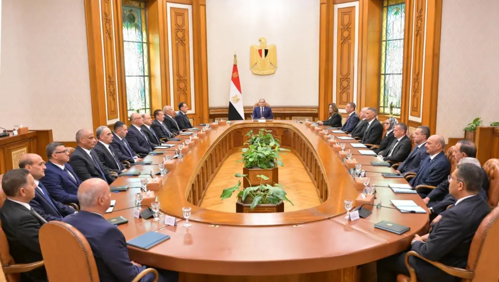 بتوجيهات رئاسية.. المحافظون الجدد يبدأون مهامهم بالتركيز على حياة كريمة وخدمات المواطنين