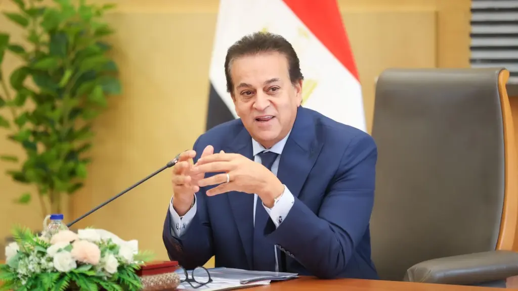 بعد حكم الدستورية .. قرار هام من وزير الصحة بشأن قانون مكافحة المخدرات