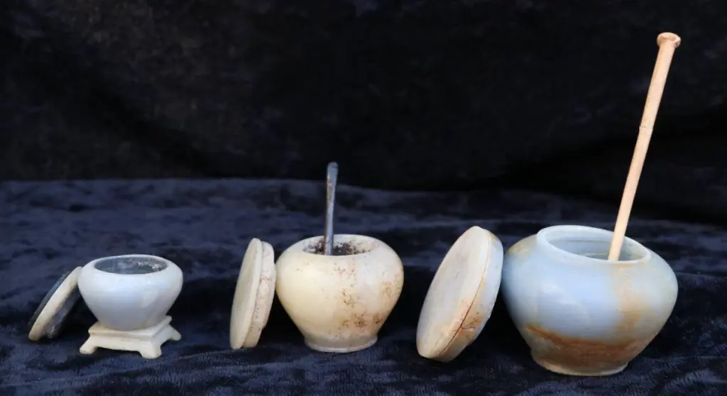 اكتشاف مقابر صخرية جديدة من عصر الدولة القديمة في قبة الهواء بأسوان