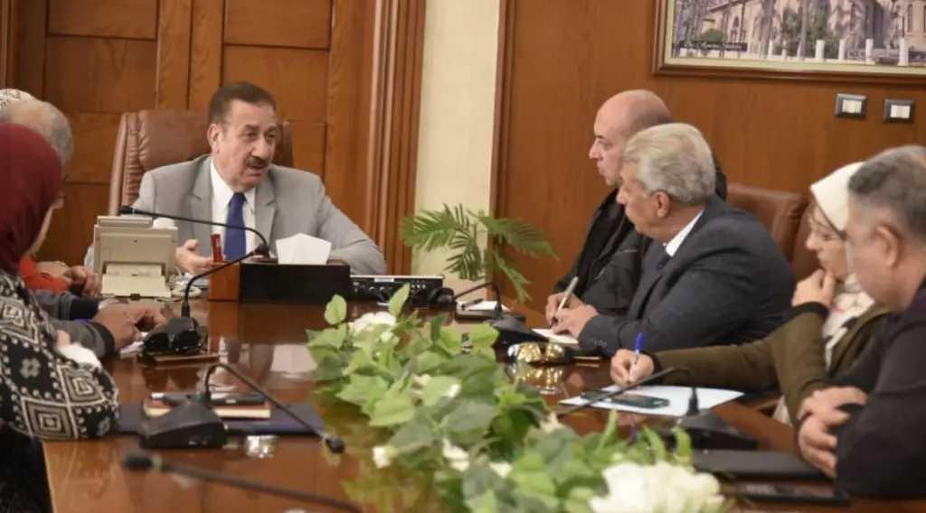 محافظ بورسعيد يوجه بتكثيف الحملات لمواجهة الإشغالات وتعزيز منظومة النظافة 