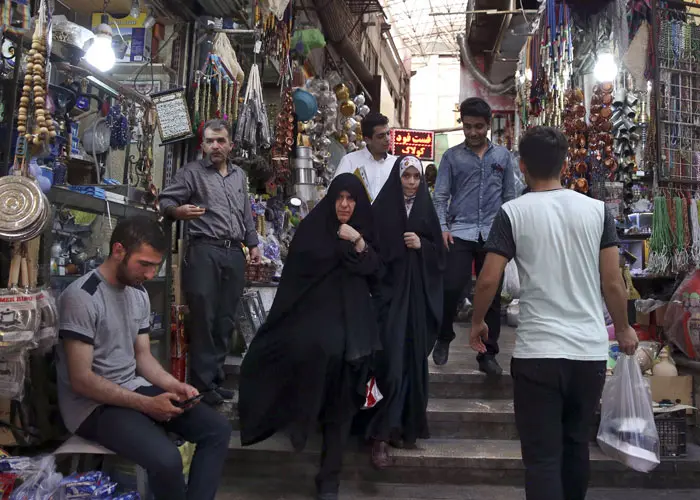 إيران بين الحياة اليومية والترقب.. استعدادات تحت ضغط القلق الاقتصادي