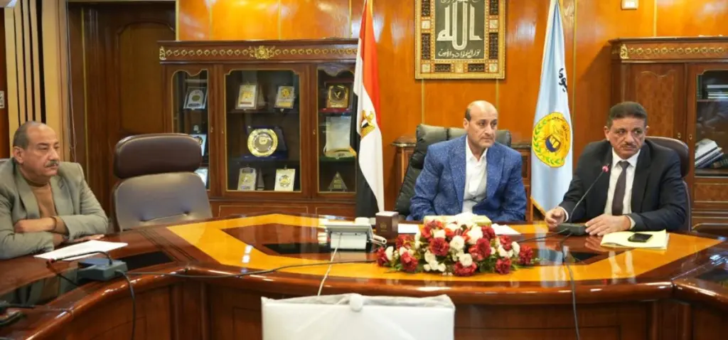 محافظ أسيوط يتابع مستجدات تقنين أراضي أملاك الدولة ويشدد على سرعة الإنجاز