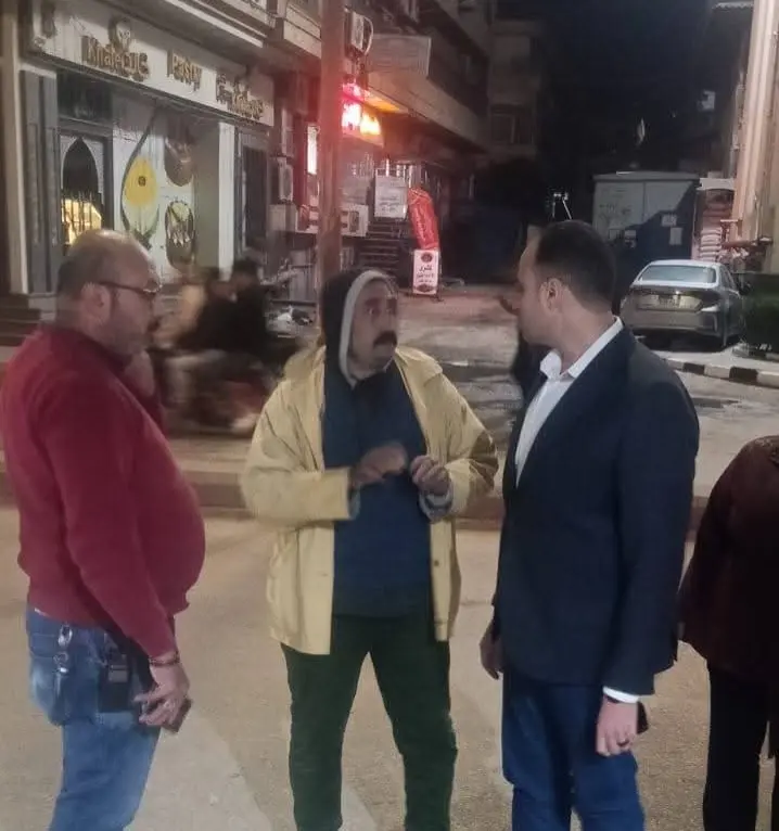 نائب محافظ دمياط يقود جولة مسائية برأس البر لمتابعة غلق المحال في التاسعة مساءً
