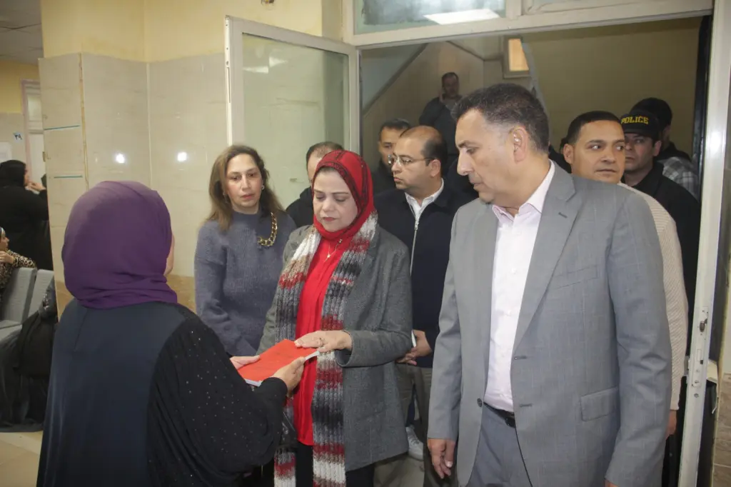 محافظ القليوبية يتفقد العيادات الشاملة ببنها لتحسين الخدمات الطبية