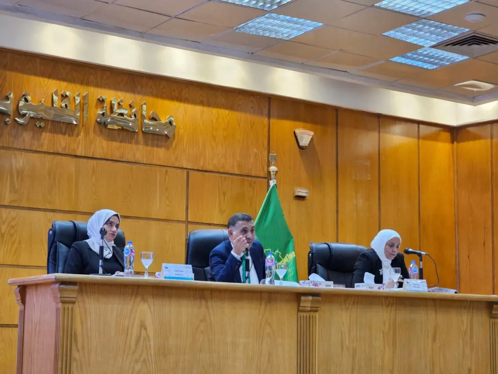 محافظ القليوبية يقر عقوبات رادعة للمواقف العشوائية تصل لإيقاف السرفيس 3 أشهر