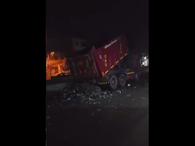 إلقاء القمامة أمام المنازل أثناء تطهير الترعة يثير غضب أهالي كفر الحصافة ومنصورة نامول بطوخ